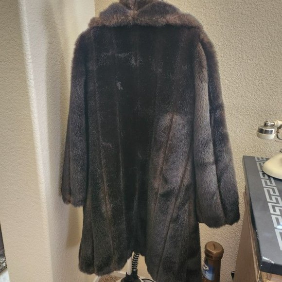 Faux Fur coat - Picture 3 of 3